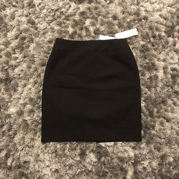 NWT Black Pencil Skirt from Banana Republic! - Picture 1 of 3
